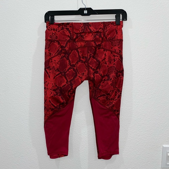 Lululemon Snake print red leggings 17” size 4 - Picture 3 of 6